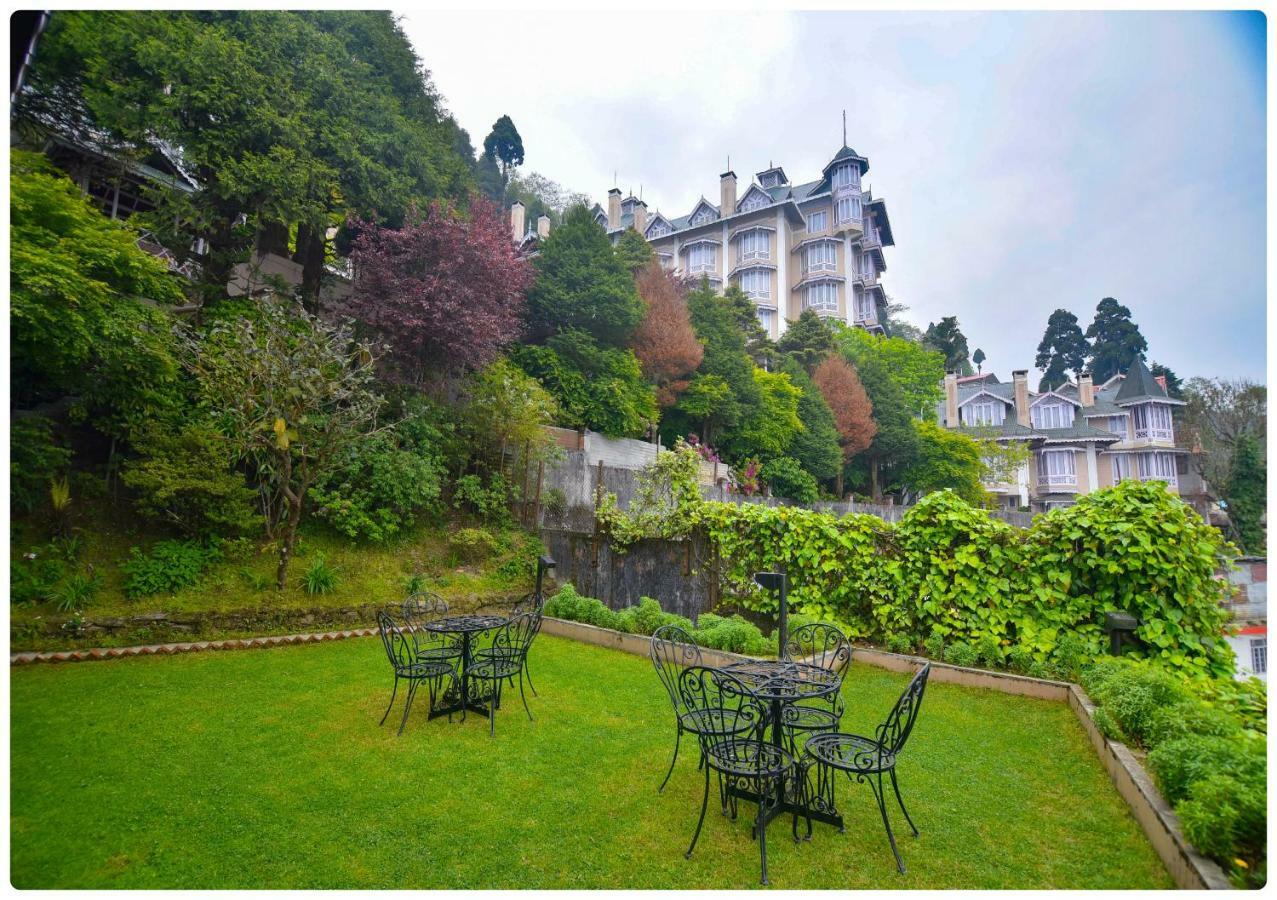 Cedar Inn Darjeeling  Luaran gambar