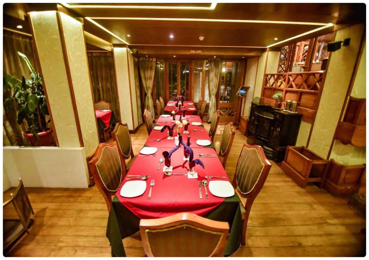 Cedar Inn Darjeeling  Luaran gambar