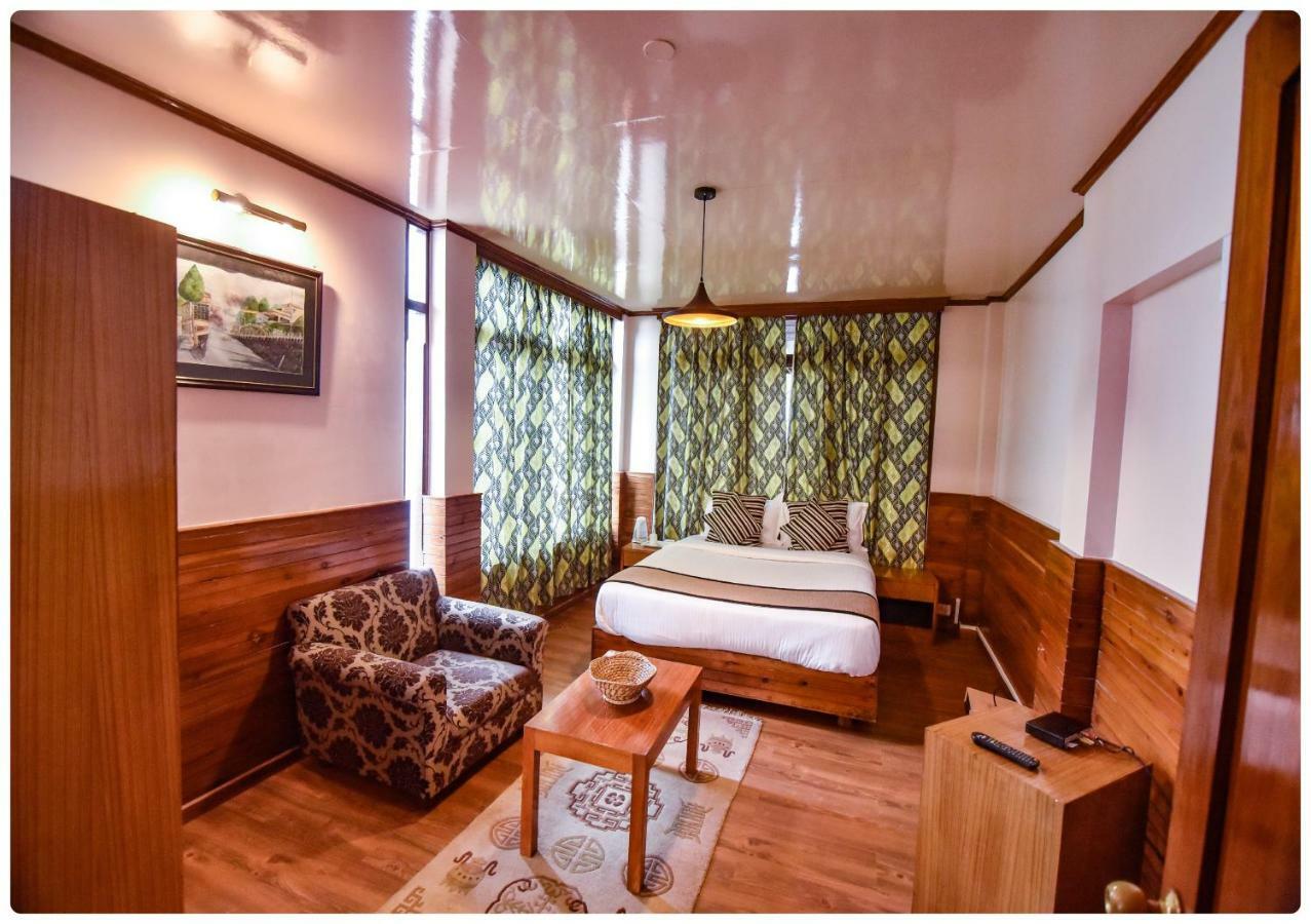 Cedar Inn Darjeeling  Luaran gambar