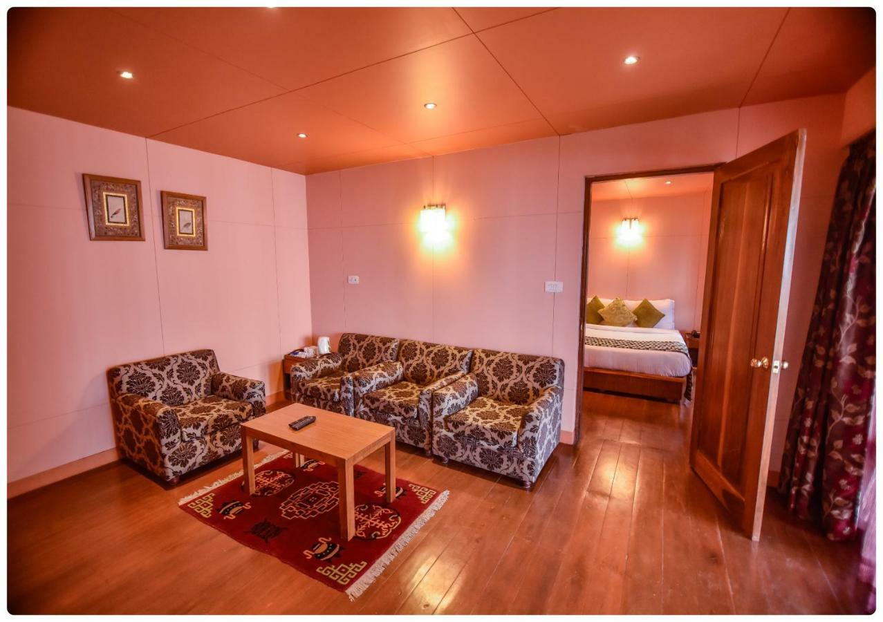 Cedar Inn Darjeeling  Luaran gambar