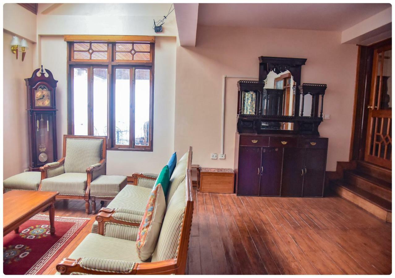 Cedar Inn Darjeeling  Luaran gambar