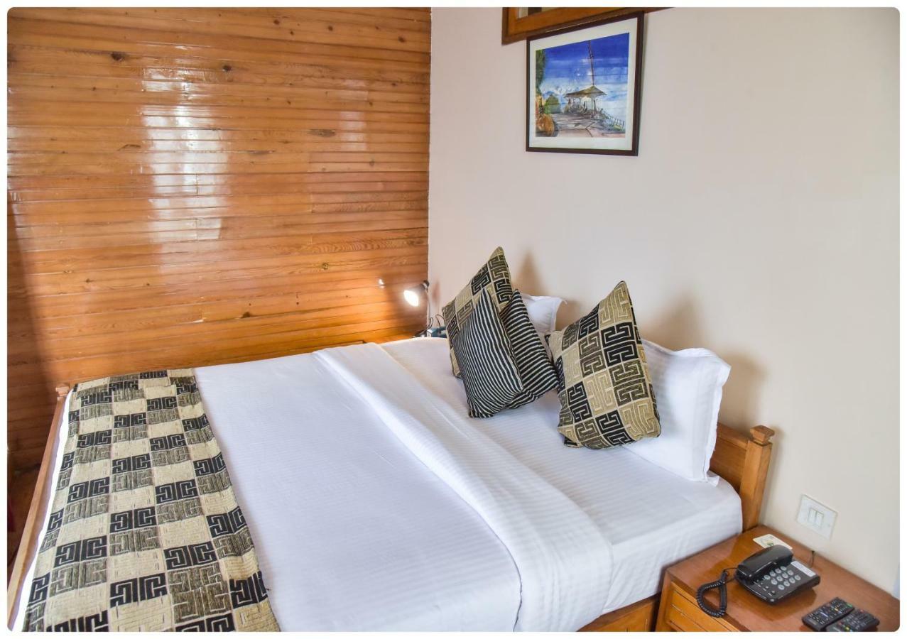 Cedar Inn Darjeeling  Luaran gambar